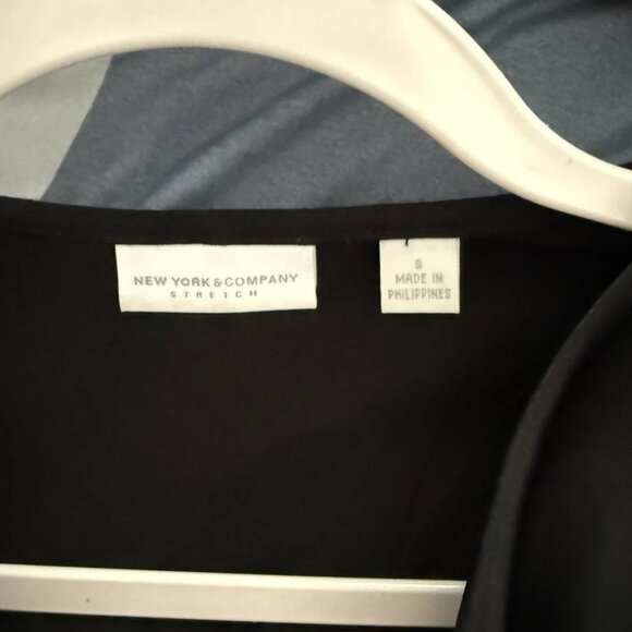 black top S - Picture 3 of 3